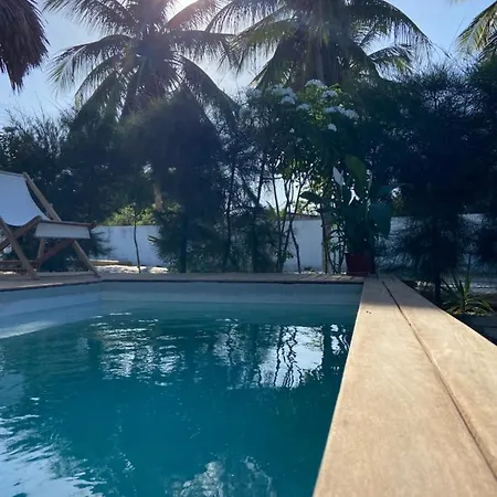 Tiki Pool'S Bungalows Fortim Exterior photo