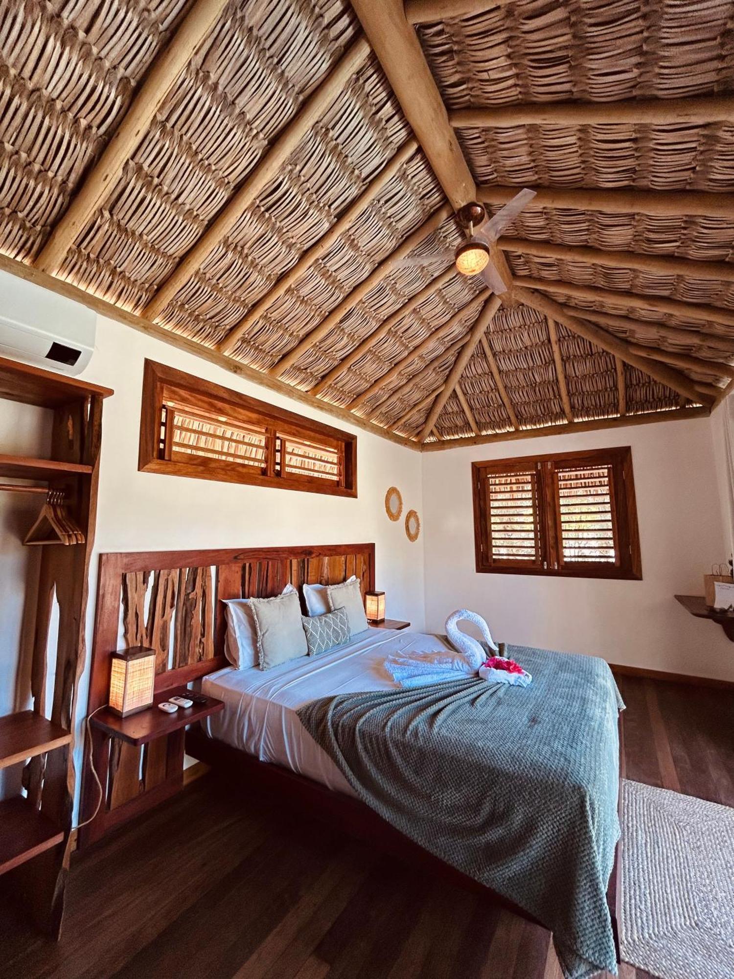 Tiki Pool's Casa de Férias