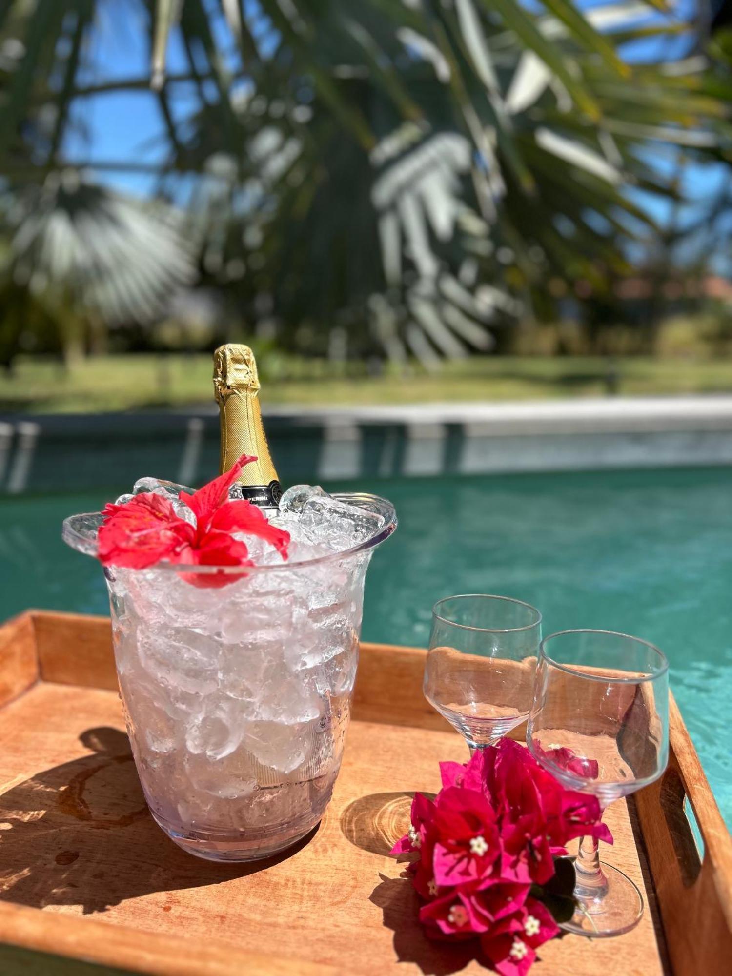 Tiki Pool's Holiday home